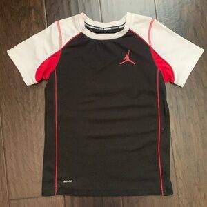 Boys Nike Jordan dri-fit shirt Size Small